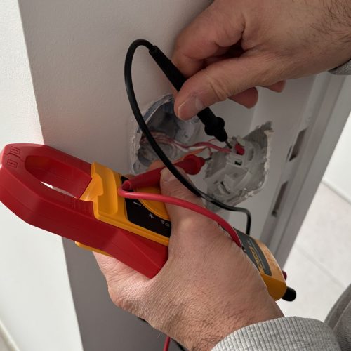 Dépannage et réparation d’un interrupteur par un électricien professionnel